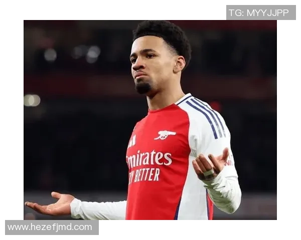 《绿茵场上的王者传奇 足球天才如何逆袭成全球球迷偶像》