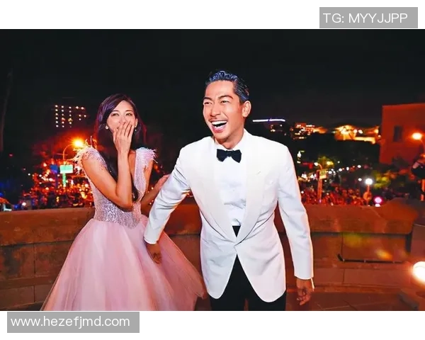 足球巨星与妻子甜蜜合照 展现温馨家庭生活与幸福时光